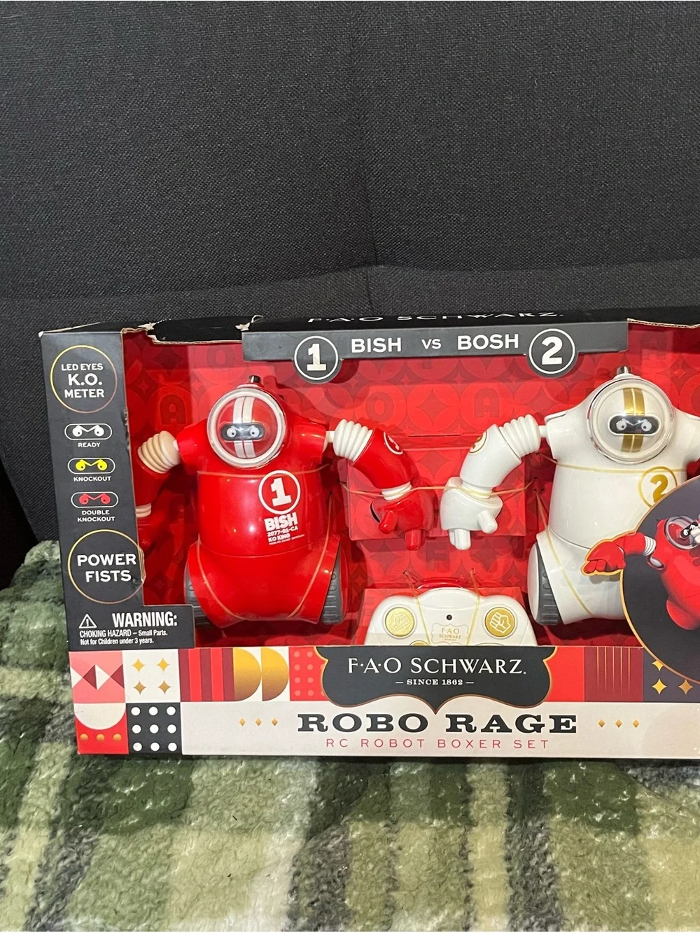 FAO Schwarz Robo Rage RC Robot Boxer Set - Red & White with Gold Details